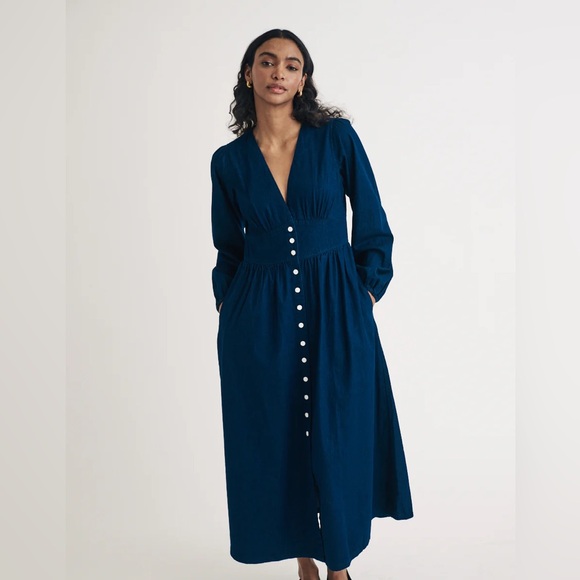 HALARA Dresses & Skirts - HALARA midi dress in navy